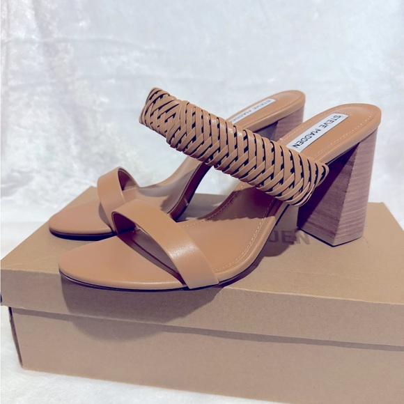 STEVE MADDEN Cathy Tan Sandals - Picture 7 of 9